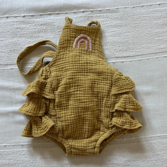 Charming Brown Ruffled Diaper Cover - Picture 1 of 3